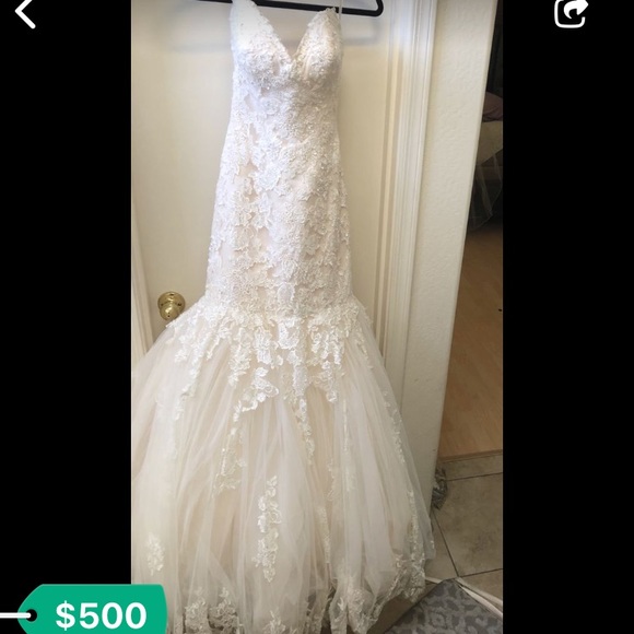 Wedding gown - Picture 4 of 6